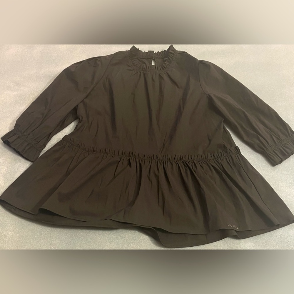 This is a blouse from Scoop NYC the color is black